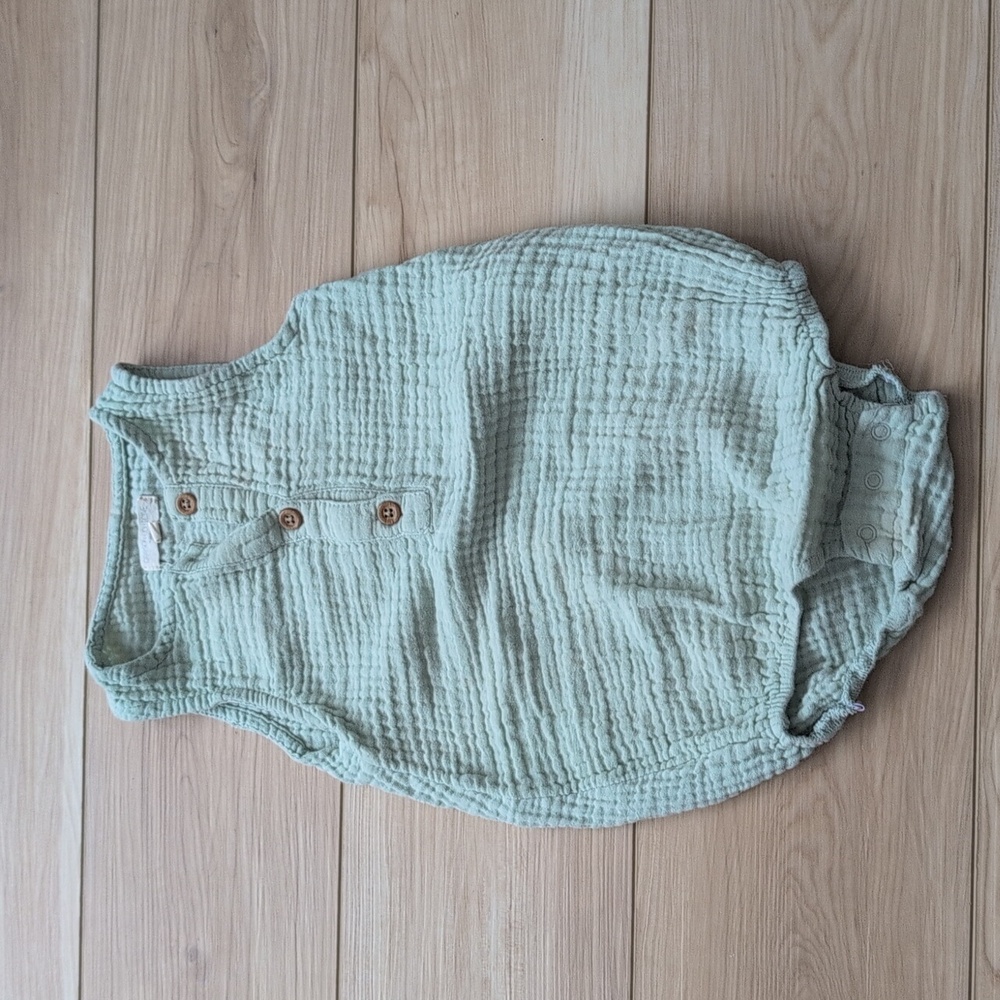 Grayson collective light green bubble romper